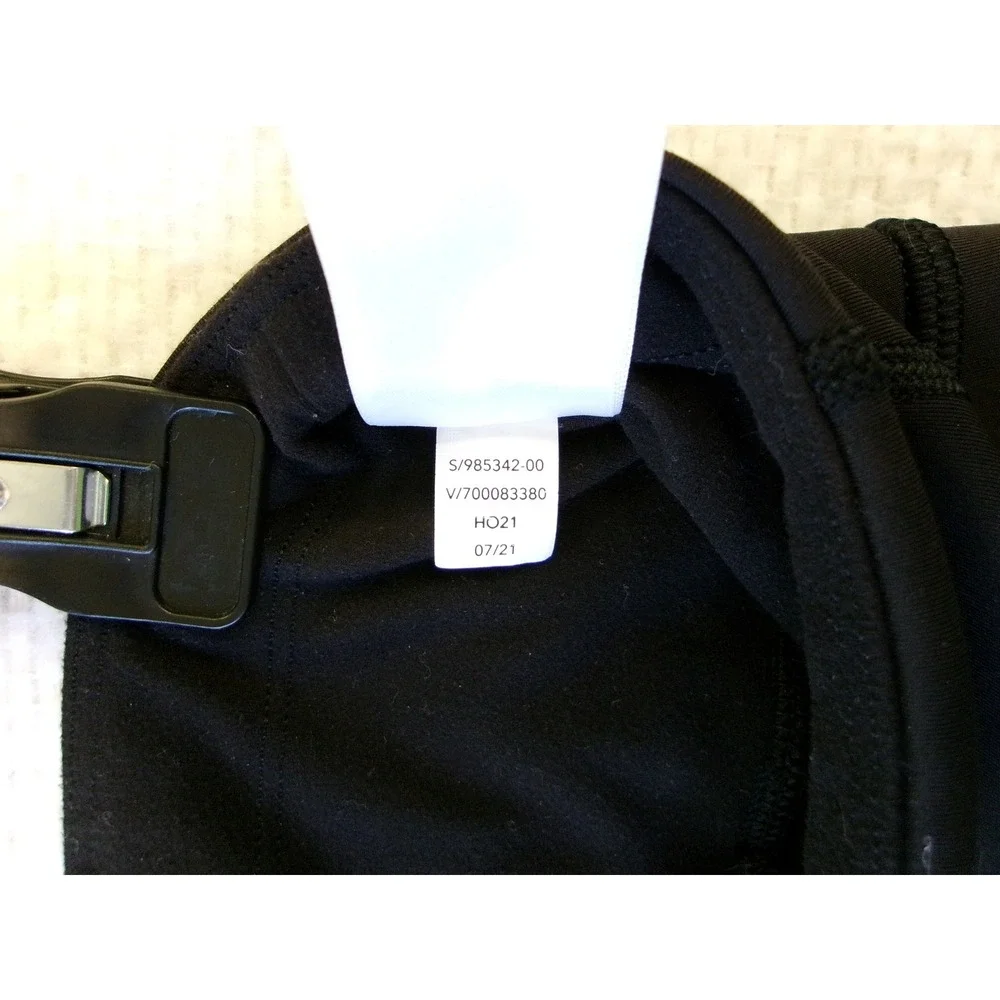 Athleta Rainier 7/8 Tight Leggings Black High‎ Rise Zip Pockets 985342 Womens M